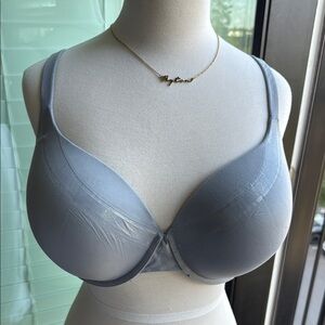 Victoria’s Secret Body by Victoria Perfect Shape Bra, Size 38DDD